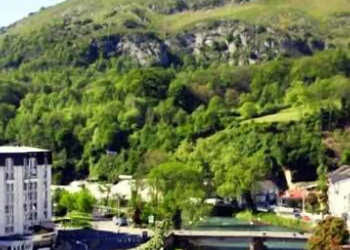 Sainte Suzanne فندق