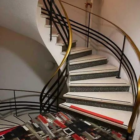 Sainte Suzanne Hotel 3*